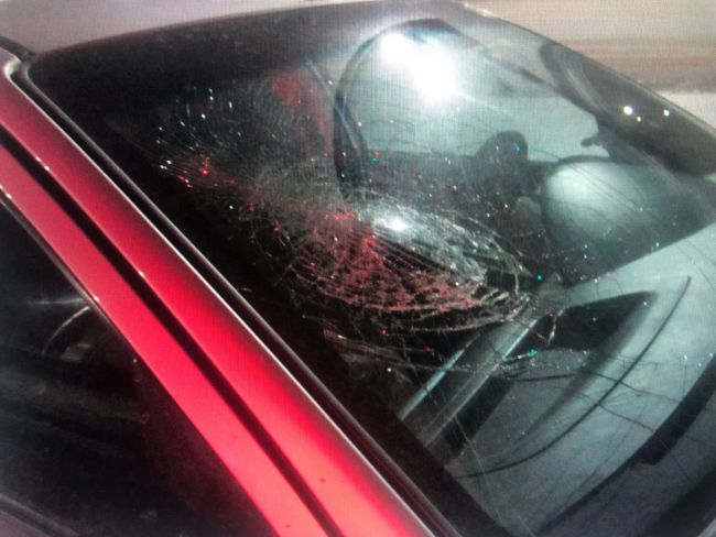 В Ухте пожилой водитель автомашины Форд врезался в бетонное ограждение